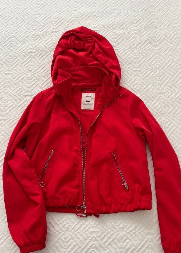 Bershka Giacche: Veste rouge Bershka – Nuovo (secondo la descrizione) da Zürich venduto da sheijla