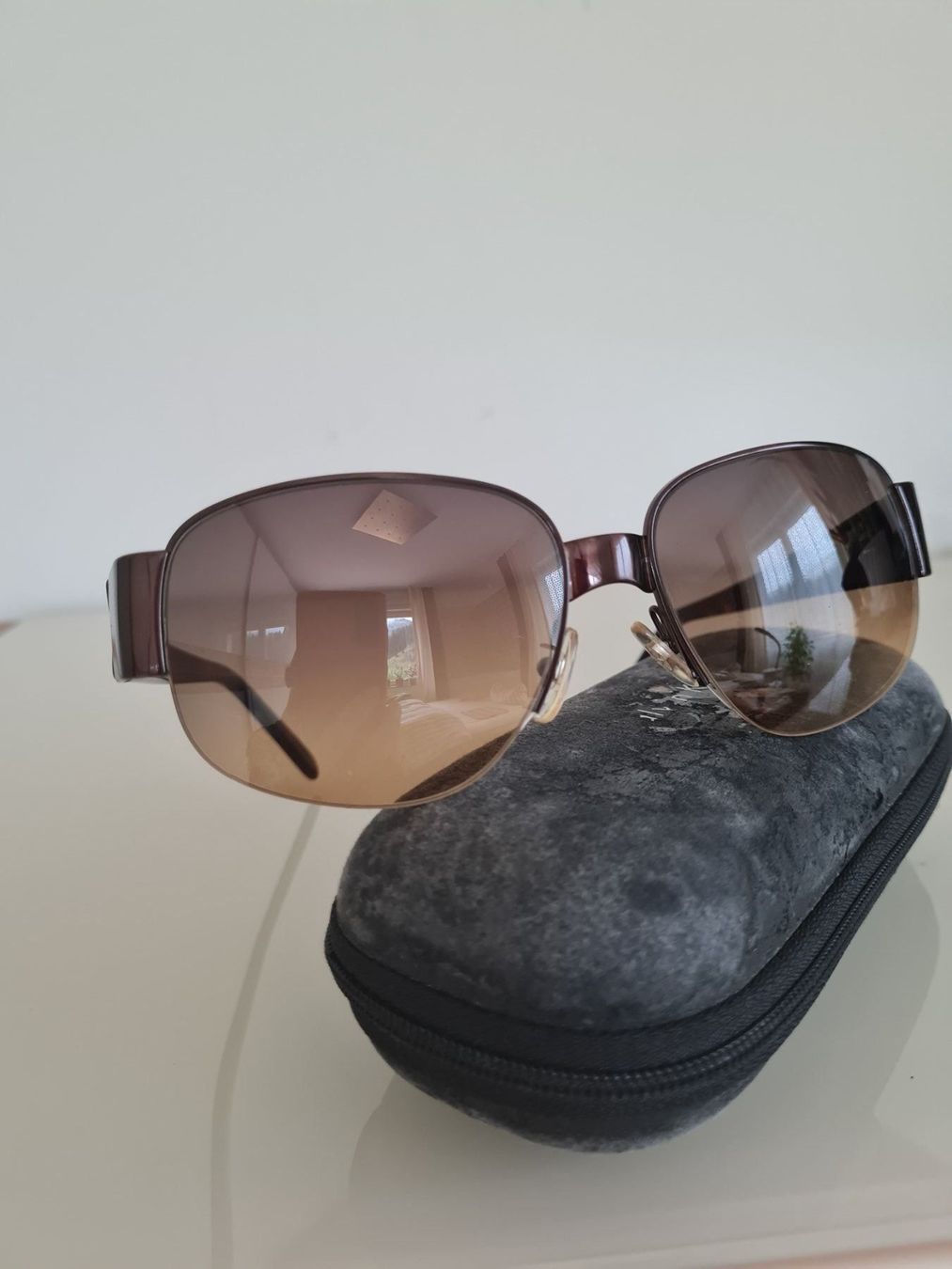 Calvin Klein Brillen & Gläser: DAMEN SONNENBRILLE CALVIN KLEIN – Gebraucht aus Steg im Tösstal von goldlionfree 9