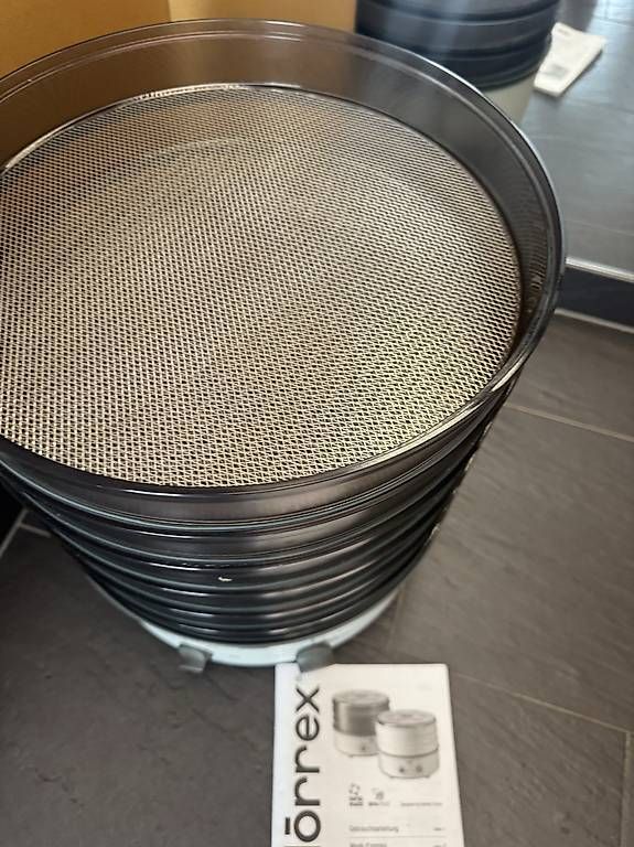 Stöckli Appareils de cuisine: Dörtex Stöckli mit 6 Metallgitter, timer – Neuf (Voir description) à Altendorf par Nordseekind 1