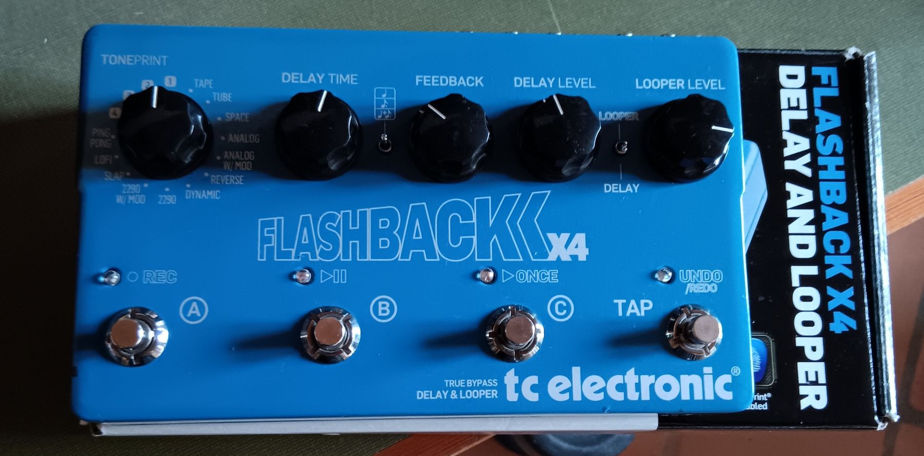 Musikinstrumente: TC Electronic Flashback X4 Delay Looper – Gebraucht aus Bad Zurzach von BG1