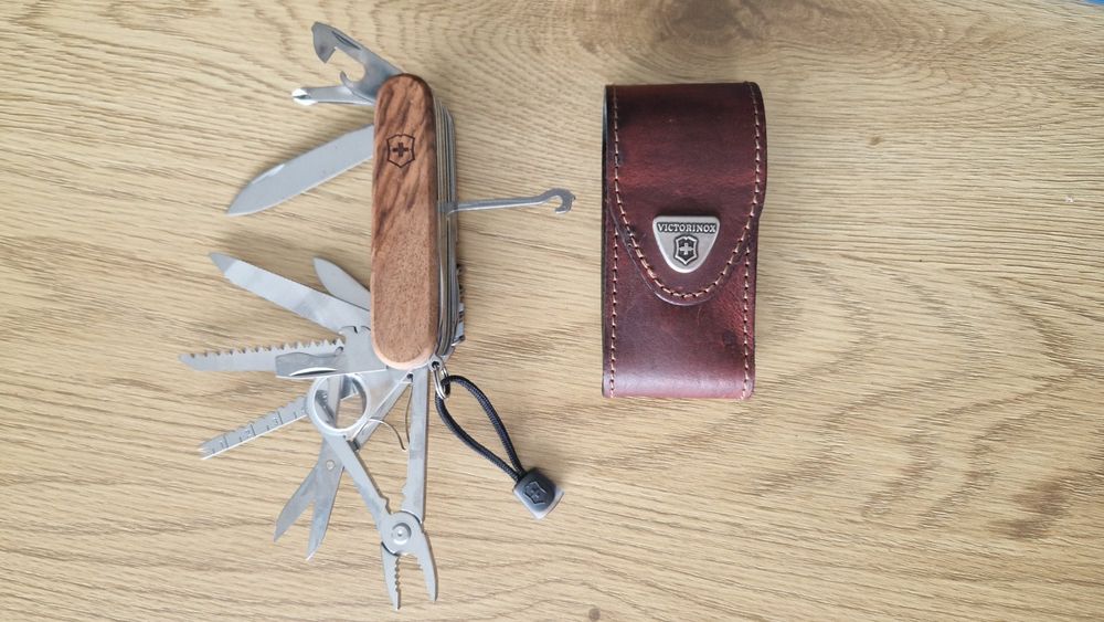 Victorinox Holz Sackmesser mit Ledertasche & Original Bändel (Neu und ...