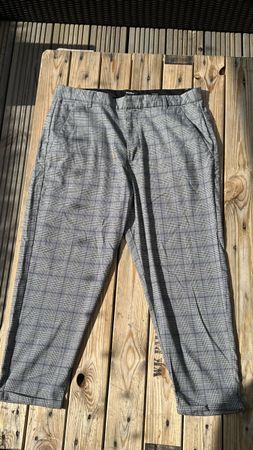 PANTALON PULL&BEAR À CARREAUX GRIS Taille 36 Slim Fit