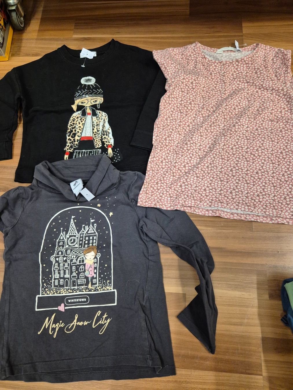 Maglioni & Felpe: 3 Pullover gr 122 B2 – Usato da Spiegel b. Bern venduto da Sunny0290