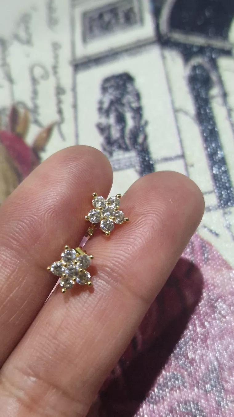 Orecchini pendenti & Orecchini a lobo: Earring  – Nuovo e nell'imballaggio originale da Château-d'Oex venduto da mgj_9559 1