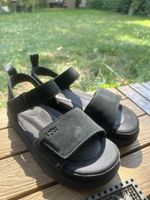 UGG Sandalen Schwarz in Grösse 39
