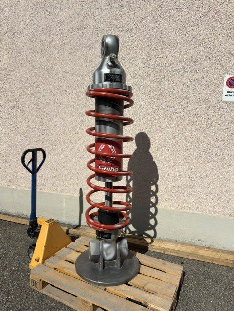 Skulpturen & Statuen: Skulptur bitubo Stossdämpfer Optik – Gebraucht aus Wetzikon ZH von StattWERK