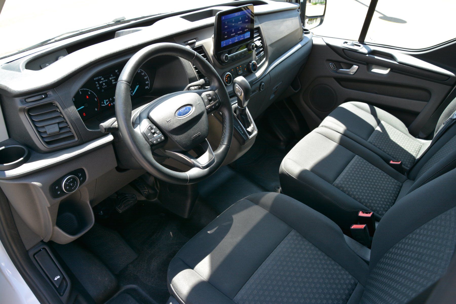 Ford Veicoli commerciali: FORD Transit Custom Van 300 L2H1 Trend A – Usato da Oberkulm venduto da Curiger-Automobile 5