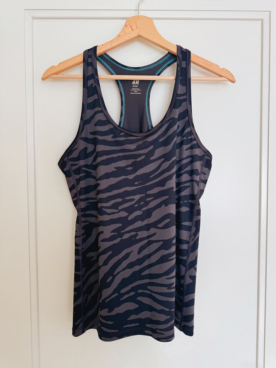 H&M Top: H&M Sporttop | Grösse M, grau, neu – Nuovo e nell'imballaggio originale da Ostermundigen venduto da nkln