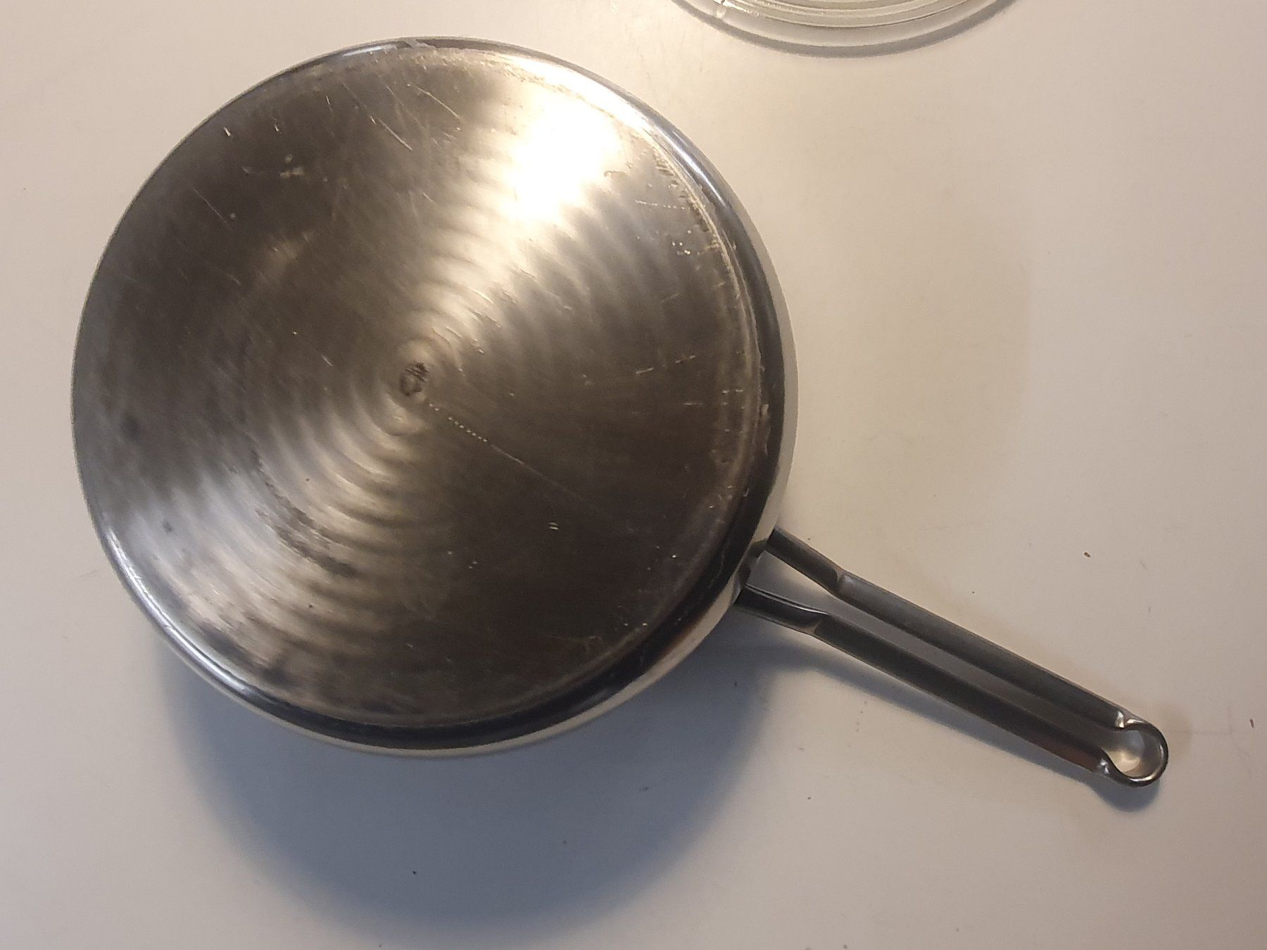 Padelle: Kochpfanne 2 Griffig 21 cm mit Glasdeckel – Usato da Zürich venduto da loosebone 2