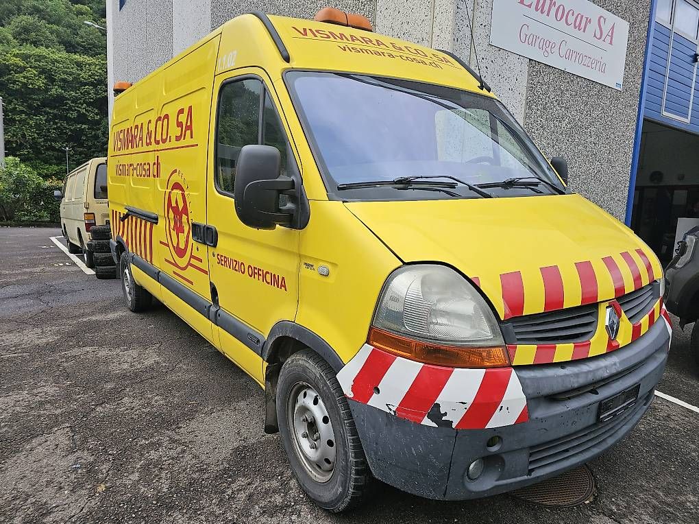 Véhicules utilitaires: Renault Master T35 2.5 DCi – D'occasion à Mezzovico par Eurocarsa 5