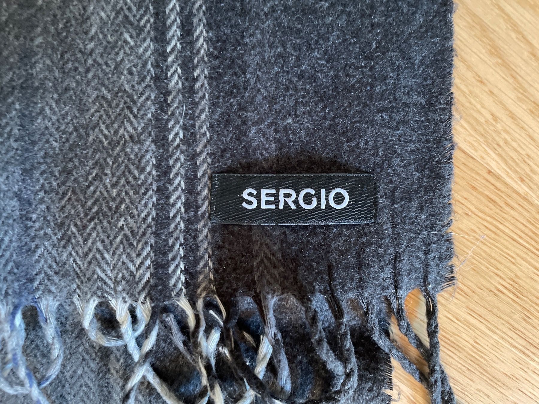 Sciarpe: Schal Sergio – Usato da Basel venduto da pilzliii 1