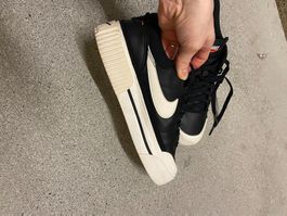 Nike Blazer Low Platform, Grösse 39, Neuwertig!