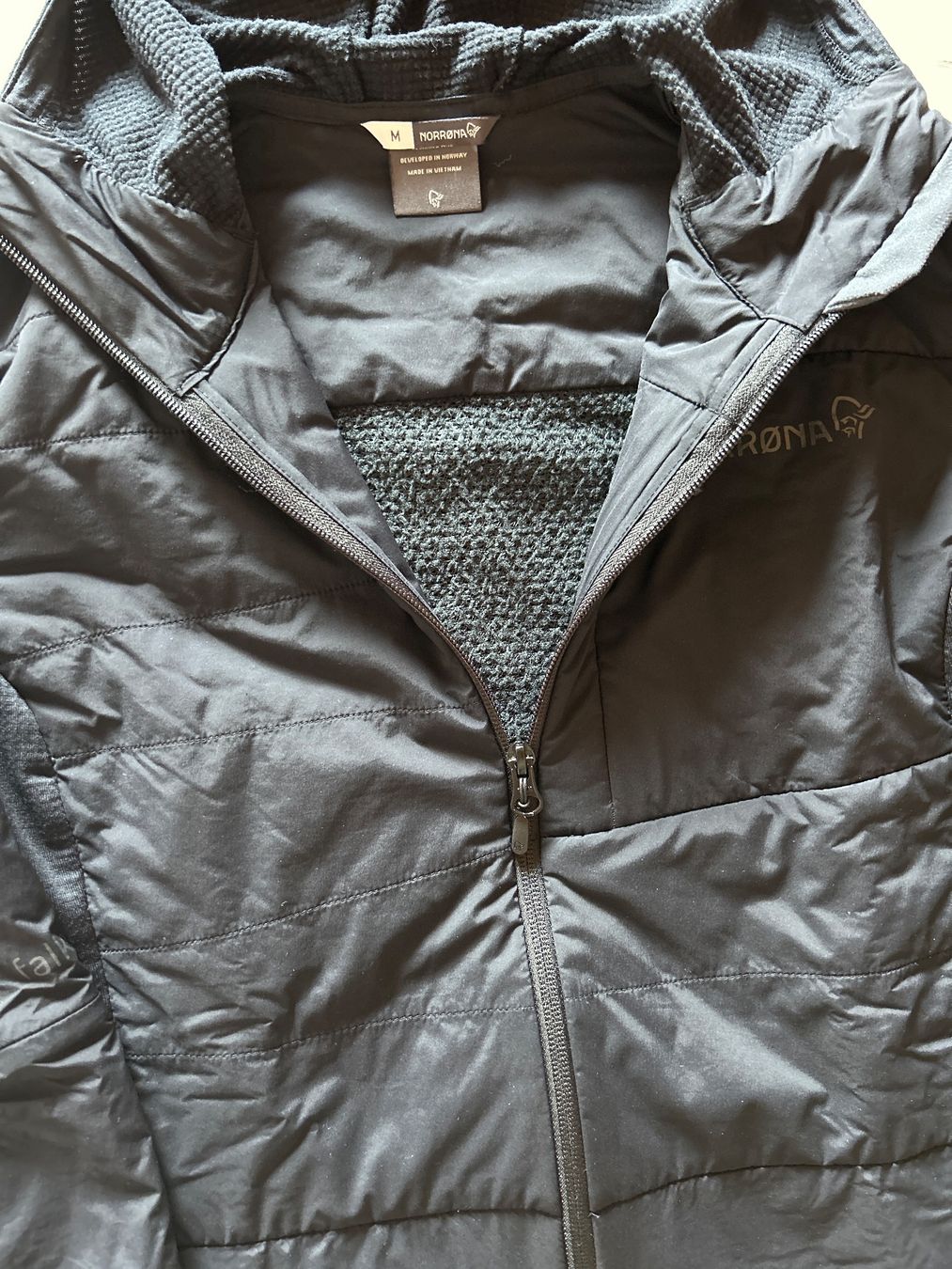 Norrøna Vestes: Norrna Jacke – D'occasion à Engelberg par ejierfaijs 4