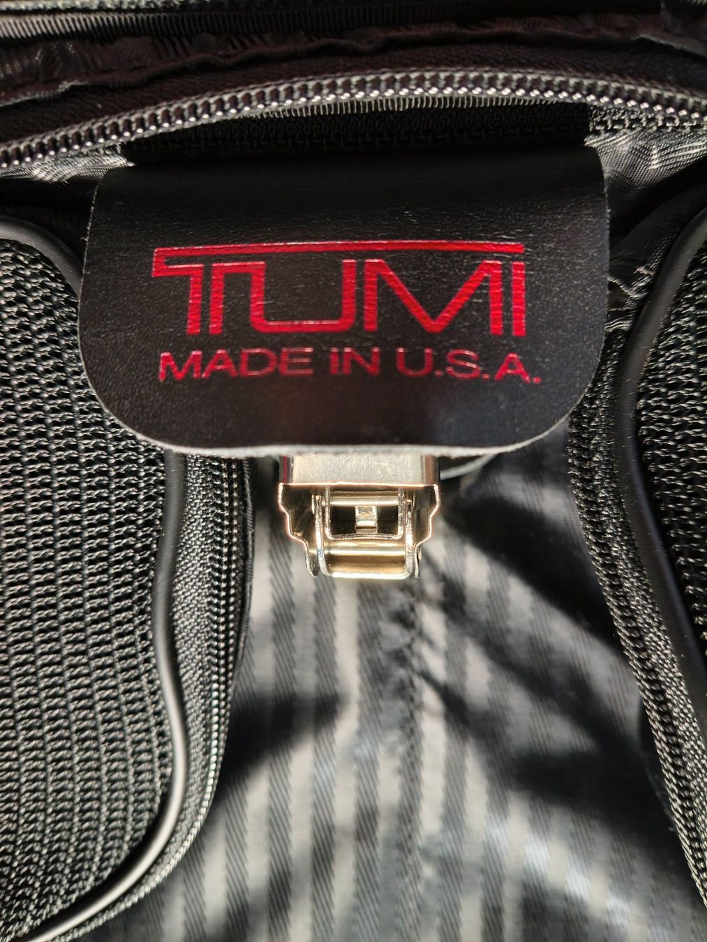 Tumi Valigie: TUMI Kleidersack-Trolley – Usato da Binningen venduto da mar_2jlr 9