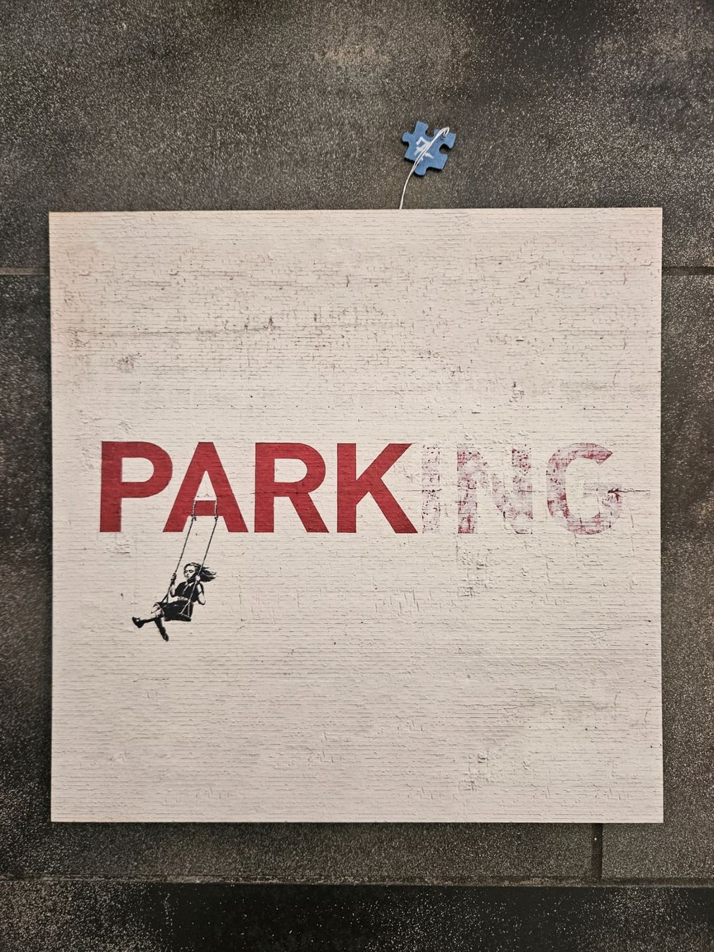 Foto & Immagini: Banksy Bild - Parking Schild – Nuovo (secondo la descrizione) da Ormalingen venduto da nomolnoi