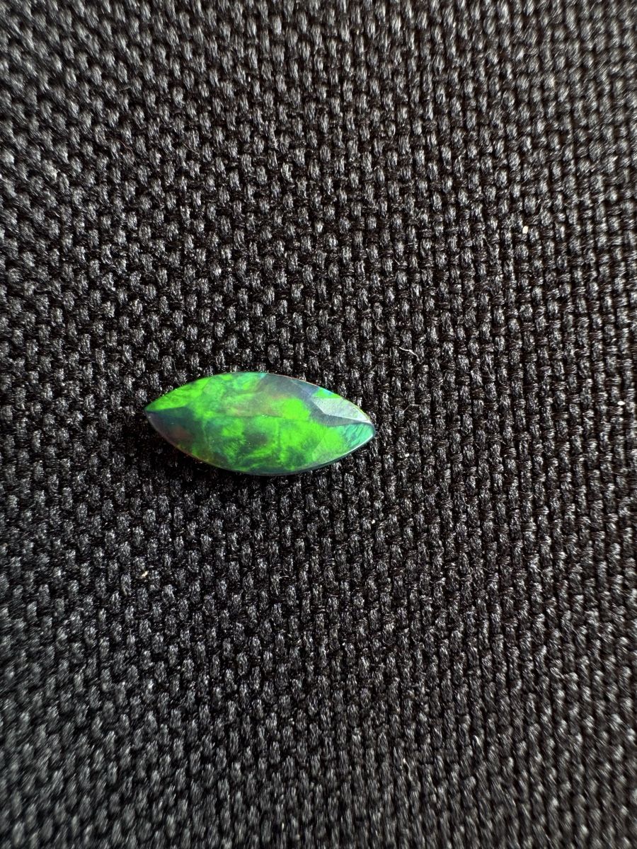 Edelsteine: Black Opal 0.9 ct – Neu und originalverpackt aus Wängi von Horus90 4