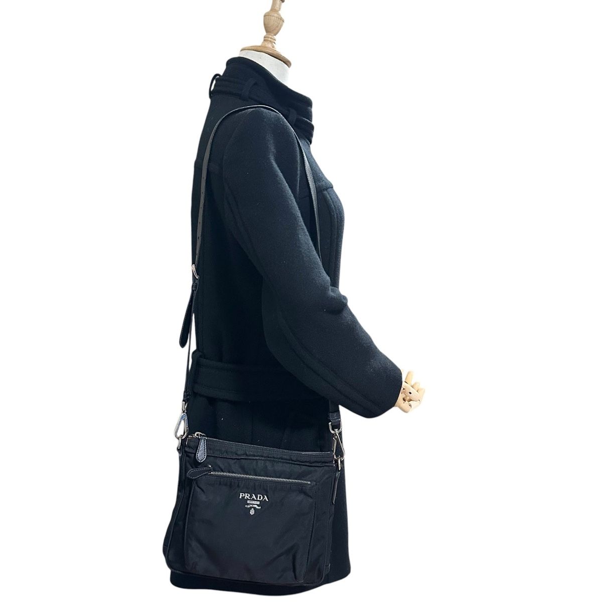 Prada Taschen: Prada Tessuto Nylon Shoulder Bag Black Good Condition – Gebraucht aus Buchrain von Mr.Kim 8