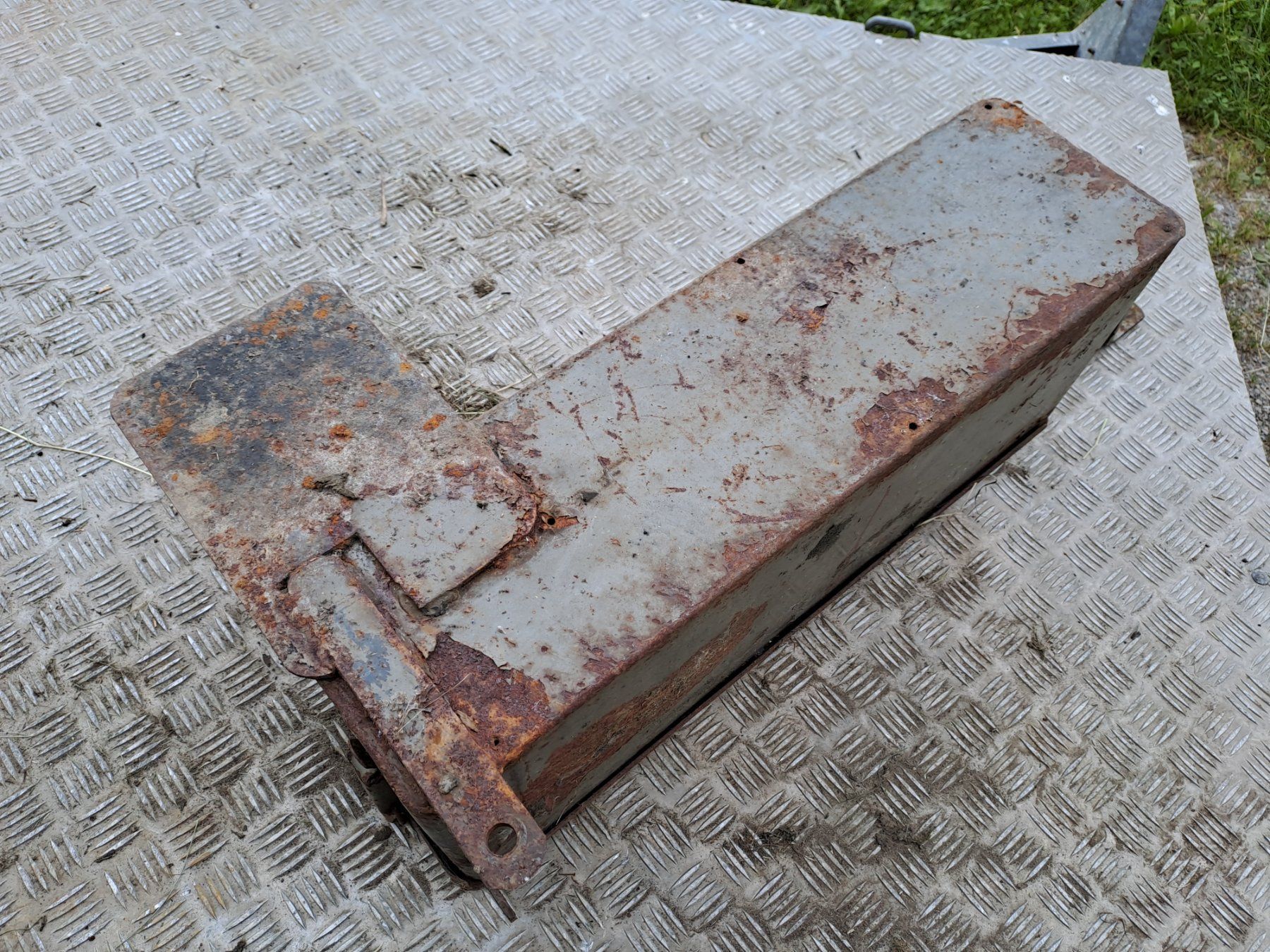 Hürlimann Trattori: Hürlimann Batteriekiste – Usato da Wolfertswil venduto da hatz89 1