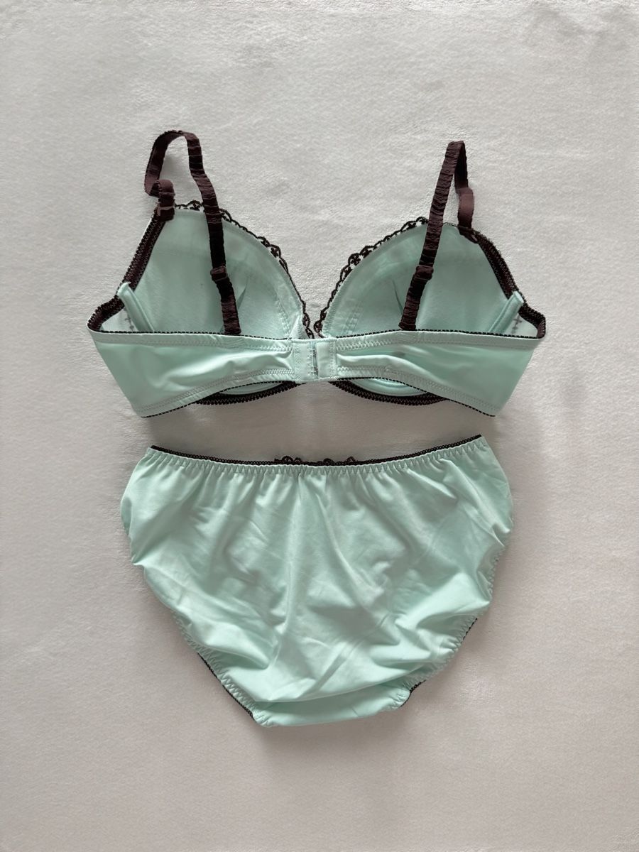 Sonstige Unterwäsche: Japanese Mint Lingerie Set Size 75C – Neu und originalverpackt aus Menzingen von Loveshopping 1