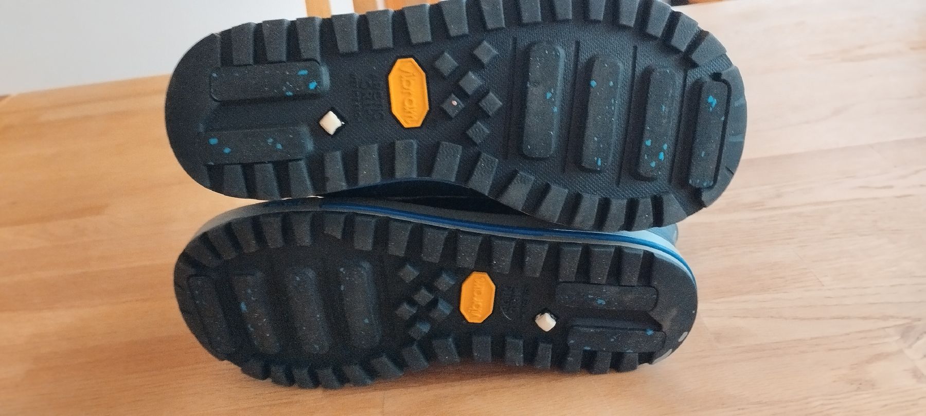 Merrell Scarpe per ragazzi: kinder Stiefel Merrel vibram GR 33 – Usato da Mörel venduto da MJoaoCosta 2