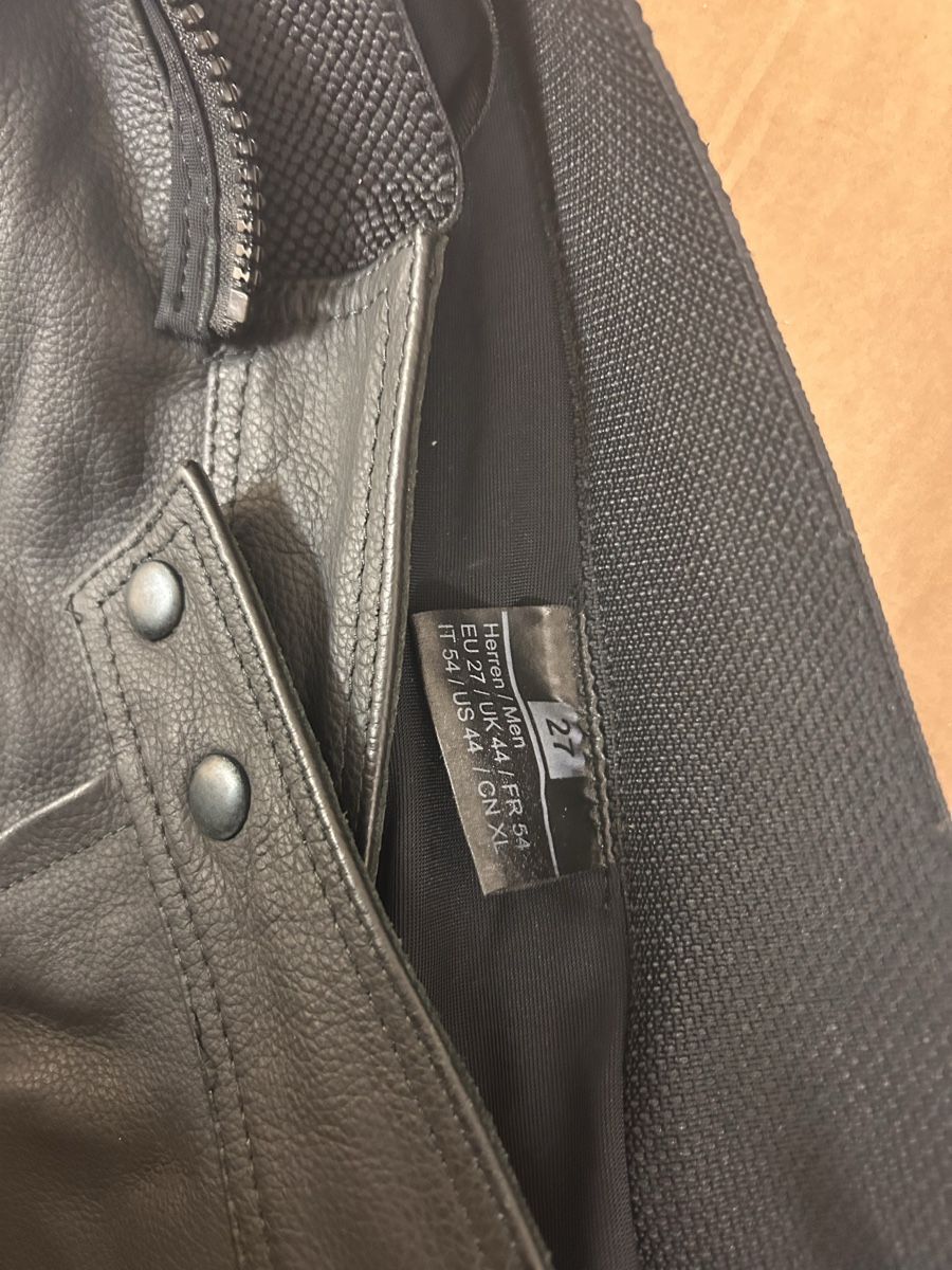 Vanucci Lotti di vestiti: Vanucci Leather Motorcycle Set – Nuovo (secondo la descrizione) da Dübendorf venduto da adi_ngr8 8
