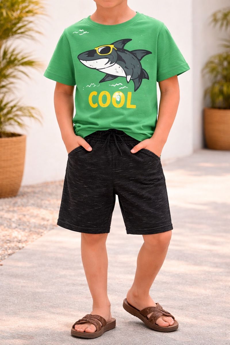 Pantaloni: SHORT ENFANT NOIR – Nuovo (secondo la descrizione) da Lausanne venduto da mar_6snp