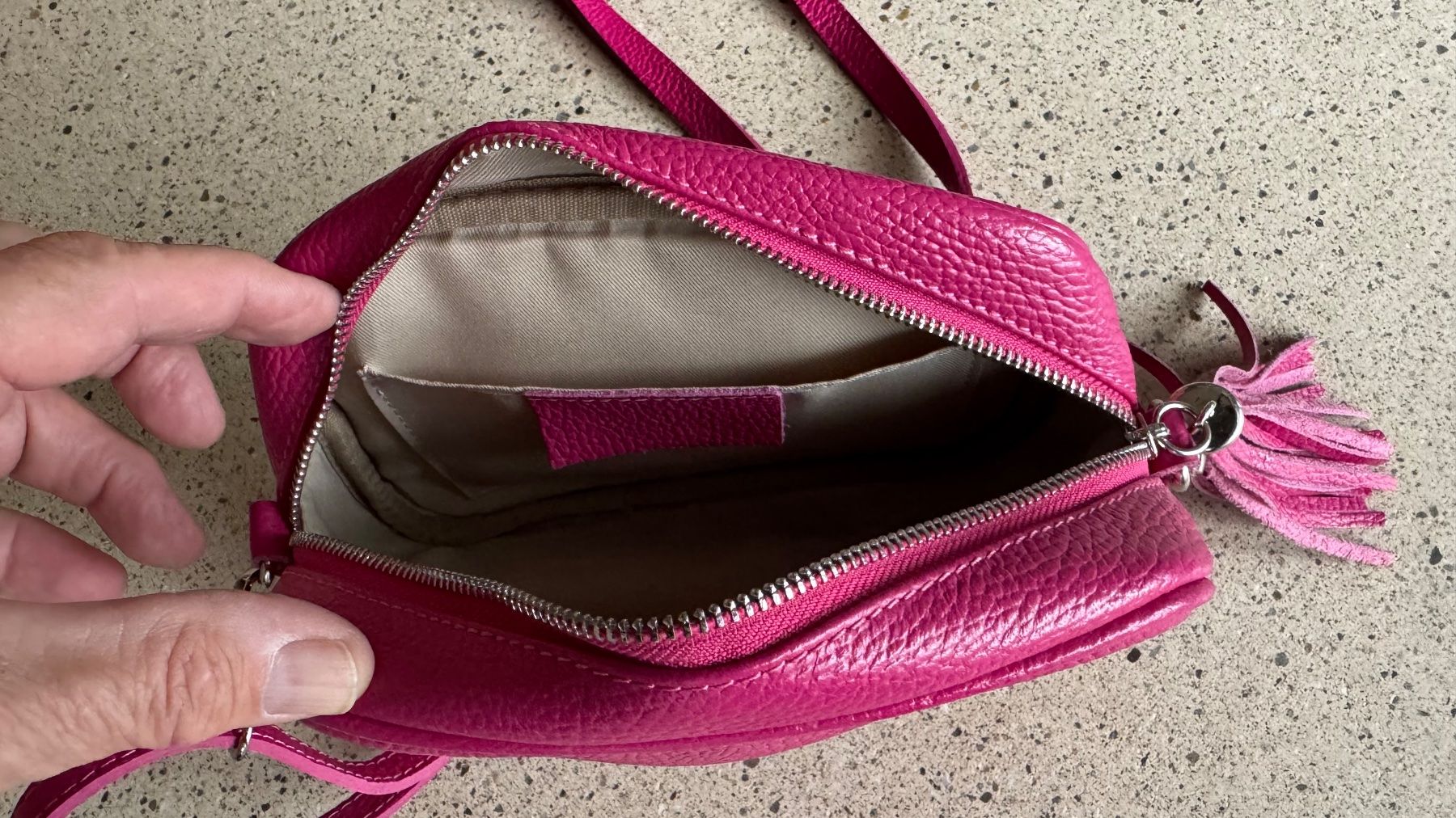 Sacs femmes: Umhängetasche – Neuf (Voir description) à Uerkheim par erdf 2