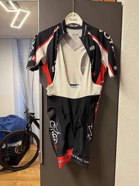 Maillots de corps & Pantalons: Fahrradtrikot Set rot, Größe M – D'occasion à Birsfelden par michaelk0815 2