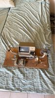 Projecteur de diapositives vintage avec accessoires