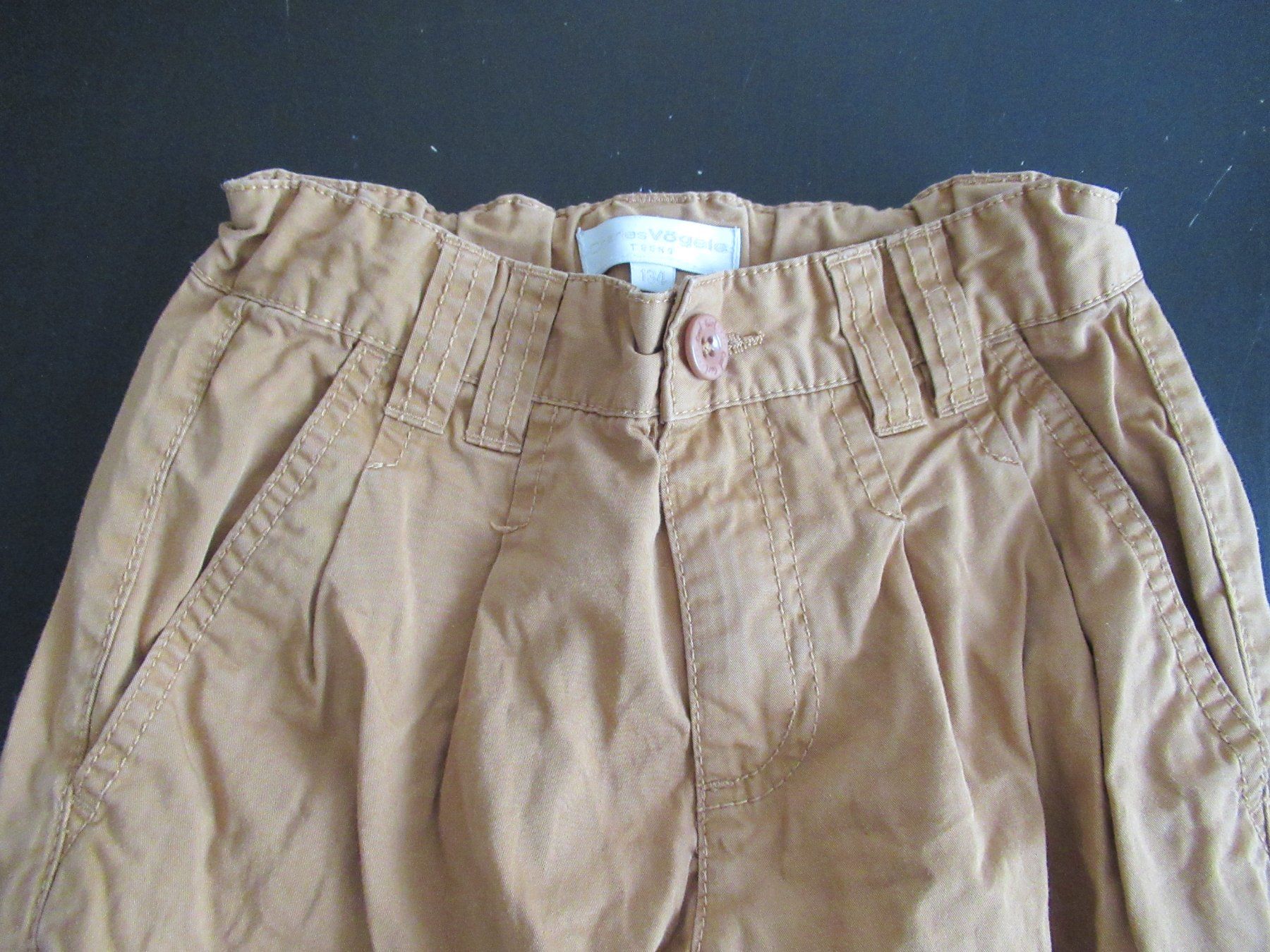 Pantaloni: Charles Vögele Hose beige Grösse 134 – Usato da Binz venduto da Hailqueen 1