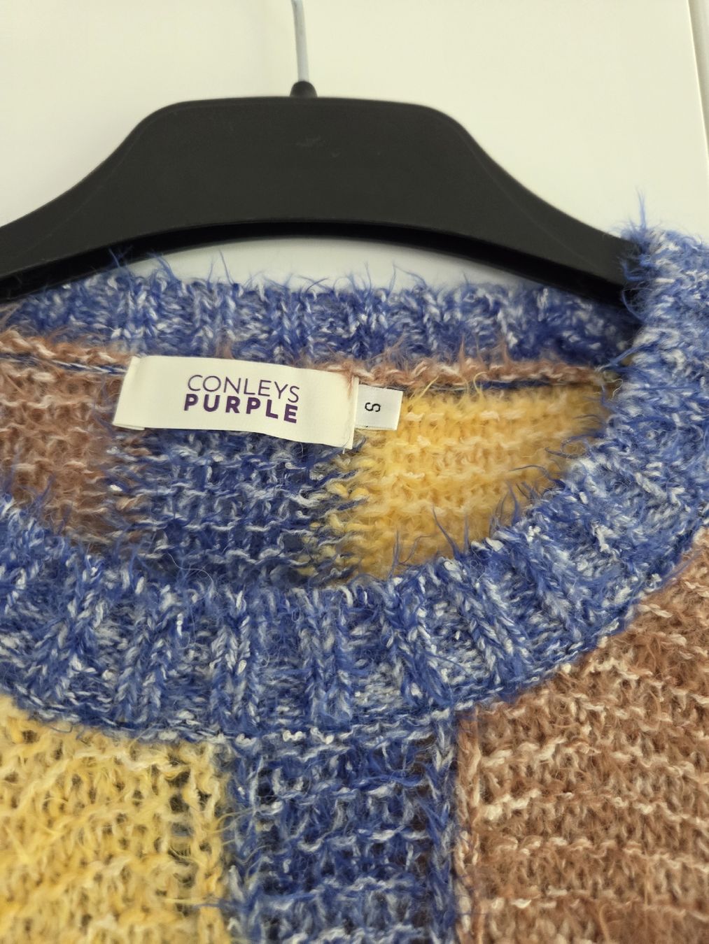 Pullover & Sweatshirts: Bunter Strickpullover lang – Gebraucht aus Rüfenacht BE von Biancaro 1