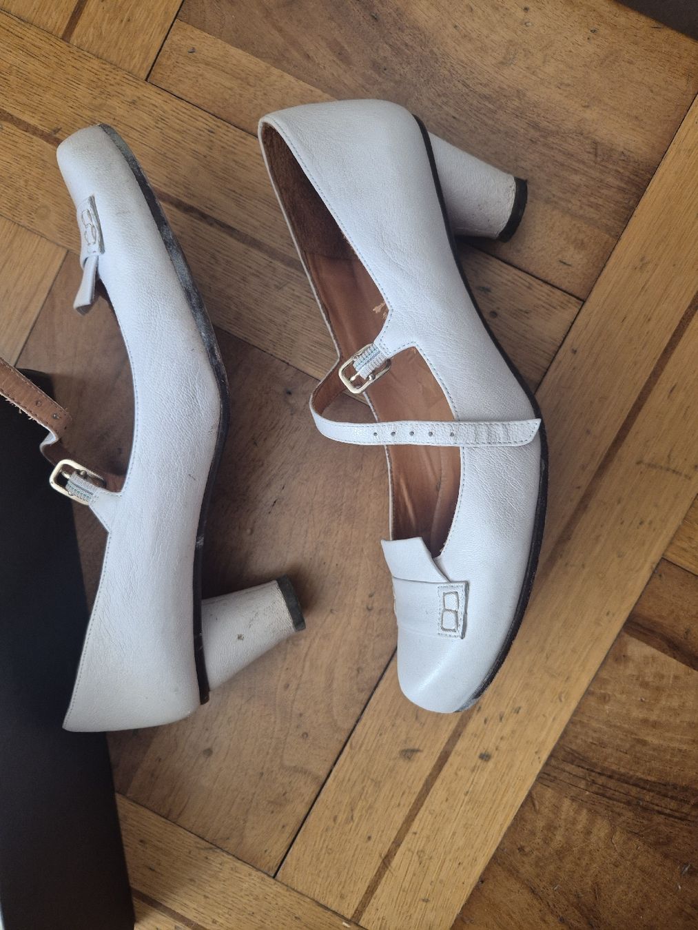Chie Mihara Damenschuhe: Hochzeitsschuh von Chie Mihara Grösse 40.5 – Gebraucht aus Luzern von Bettina812 2