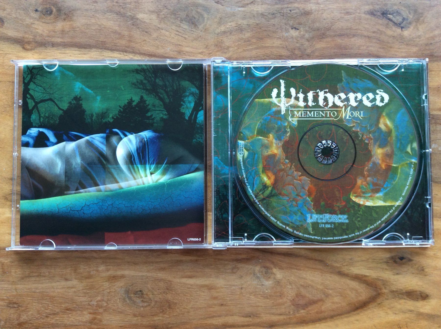 CD: CD Withered - Momento Mori (CD Death Metal) – Usato da Horgen venduto da flyingpenguin2000 1