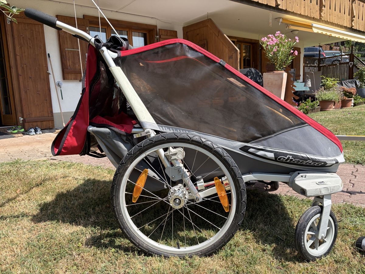 Thule Anhänger: Charette Thule pour 2 enfants – Gebraucht aus Corminboeuf von alexchap