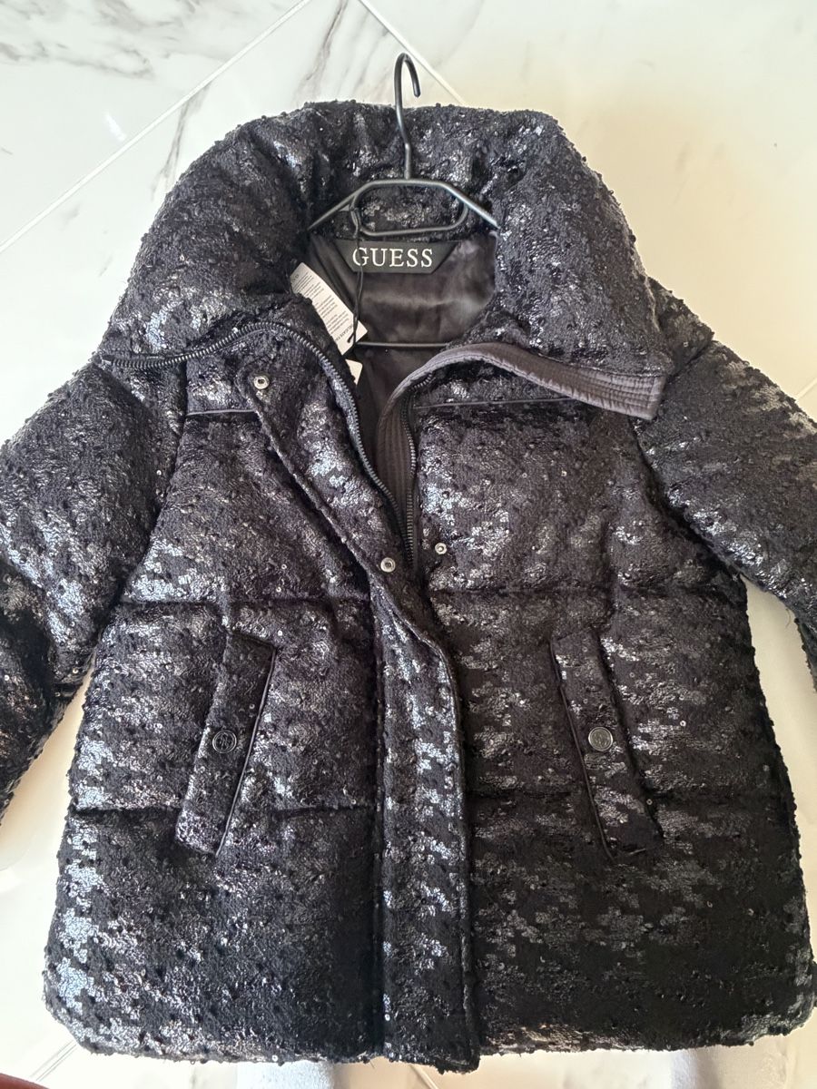 Guess Giacche: Schwarze Puffer Jacke von Guess, Grösse M – Nuovo (secondo la descrizione) da Arch venduto da Aga84 1