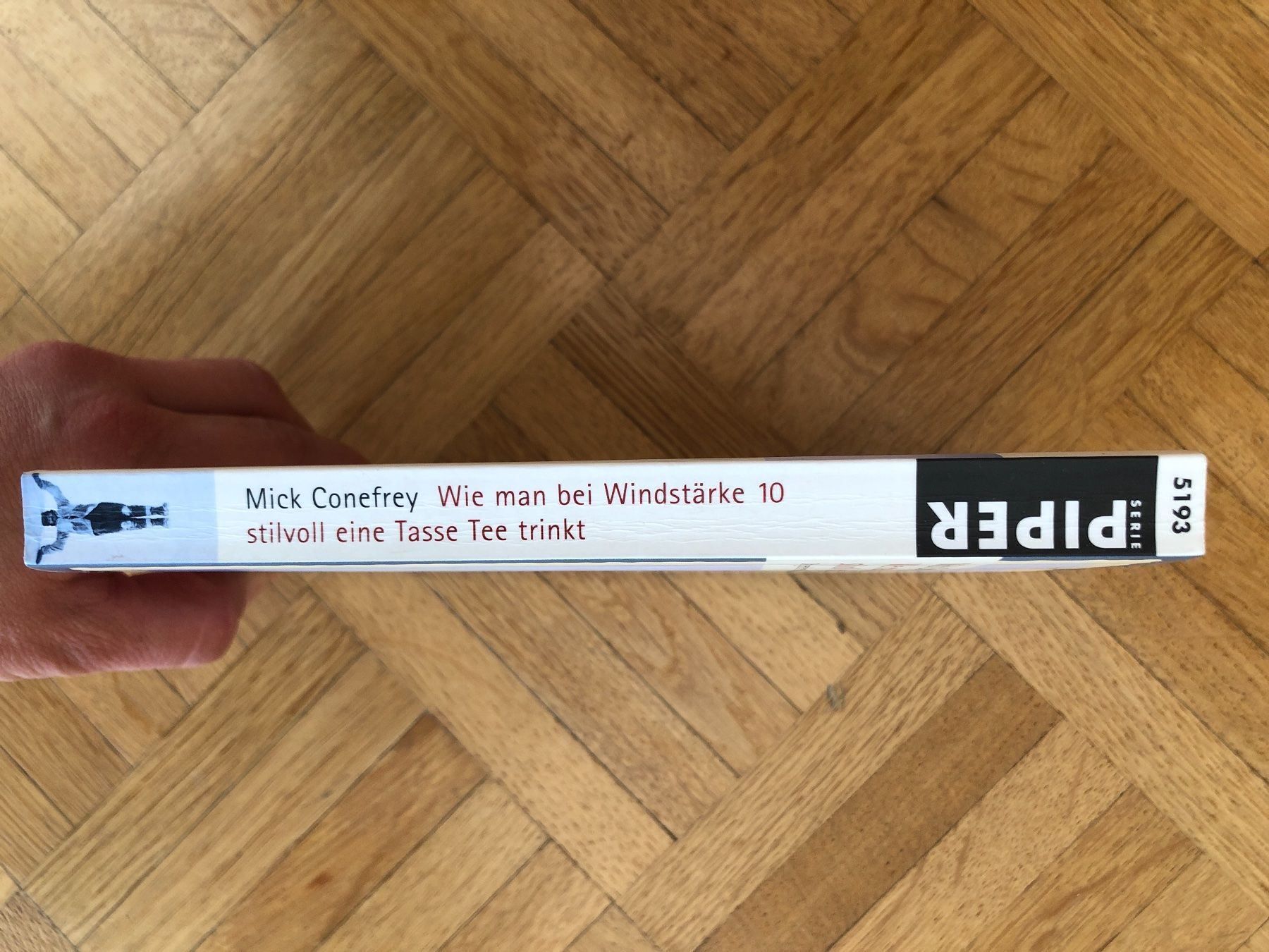 Libri: Wie man bei Windstärke 10 stilvoll eine – Usato da Kilchberg ZH venduto da LittleMissSunshine 1