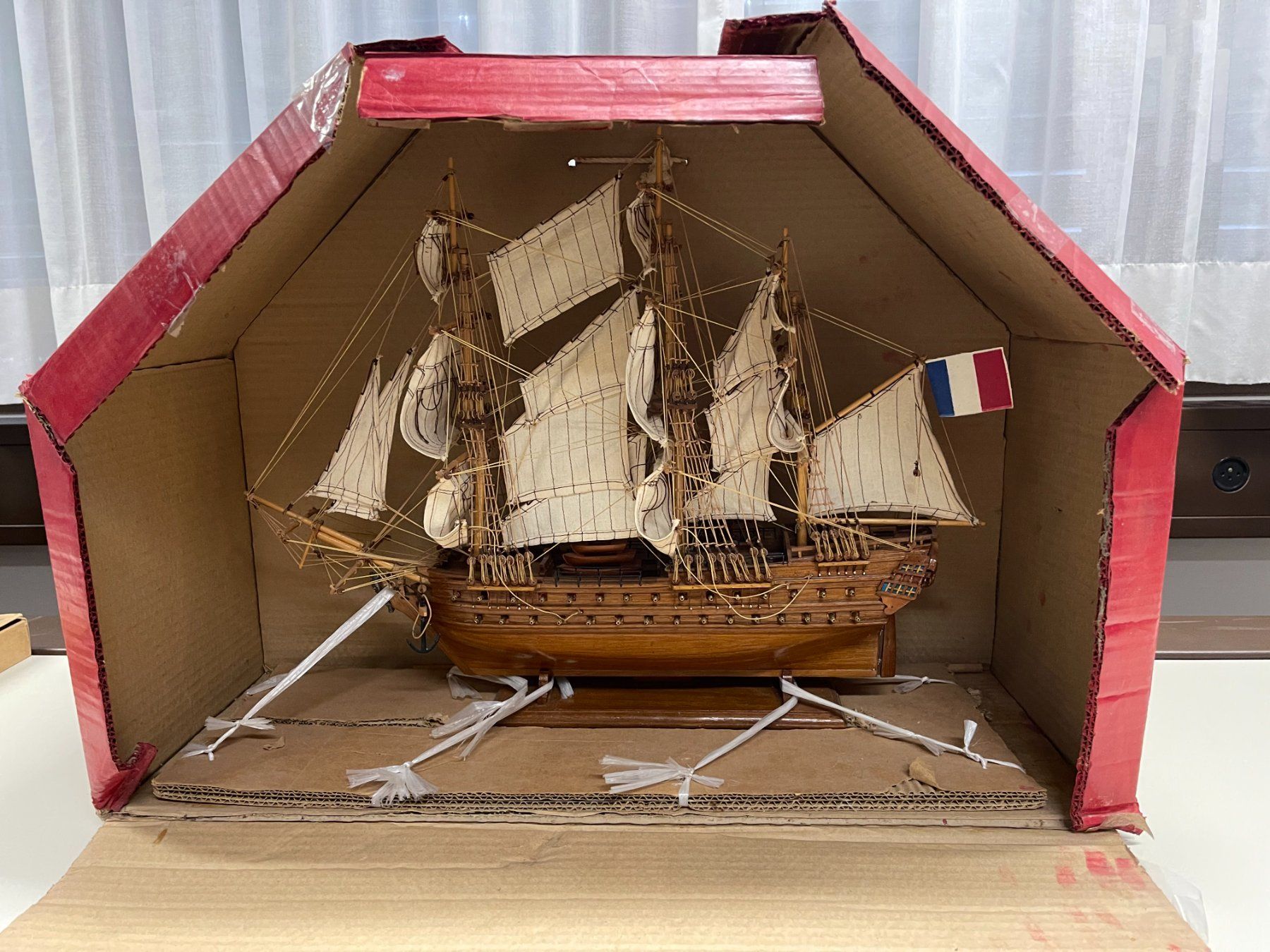 Kit di modellismo & Modellini statici: "Black Pearl"  Schiffsmodell Fregatte "LE SUPERBE" – Nuovo e nell'imballaggio originale da Ipsach venduto da yapulka