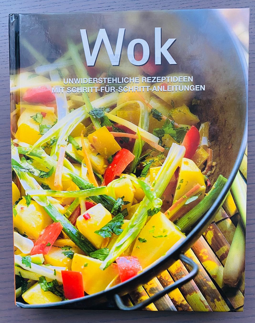 Livres: Buch "Wok" – D'occasion à Reichenburg par Noxima