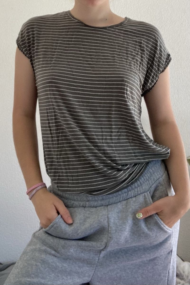 T-shirt: Lässiges T-Shirt gestreift Grösse S – Usato da Muri b. Bern venduto da ala_mq5t 4