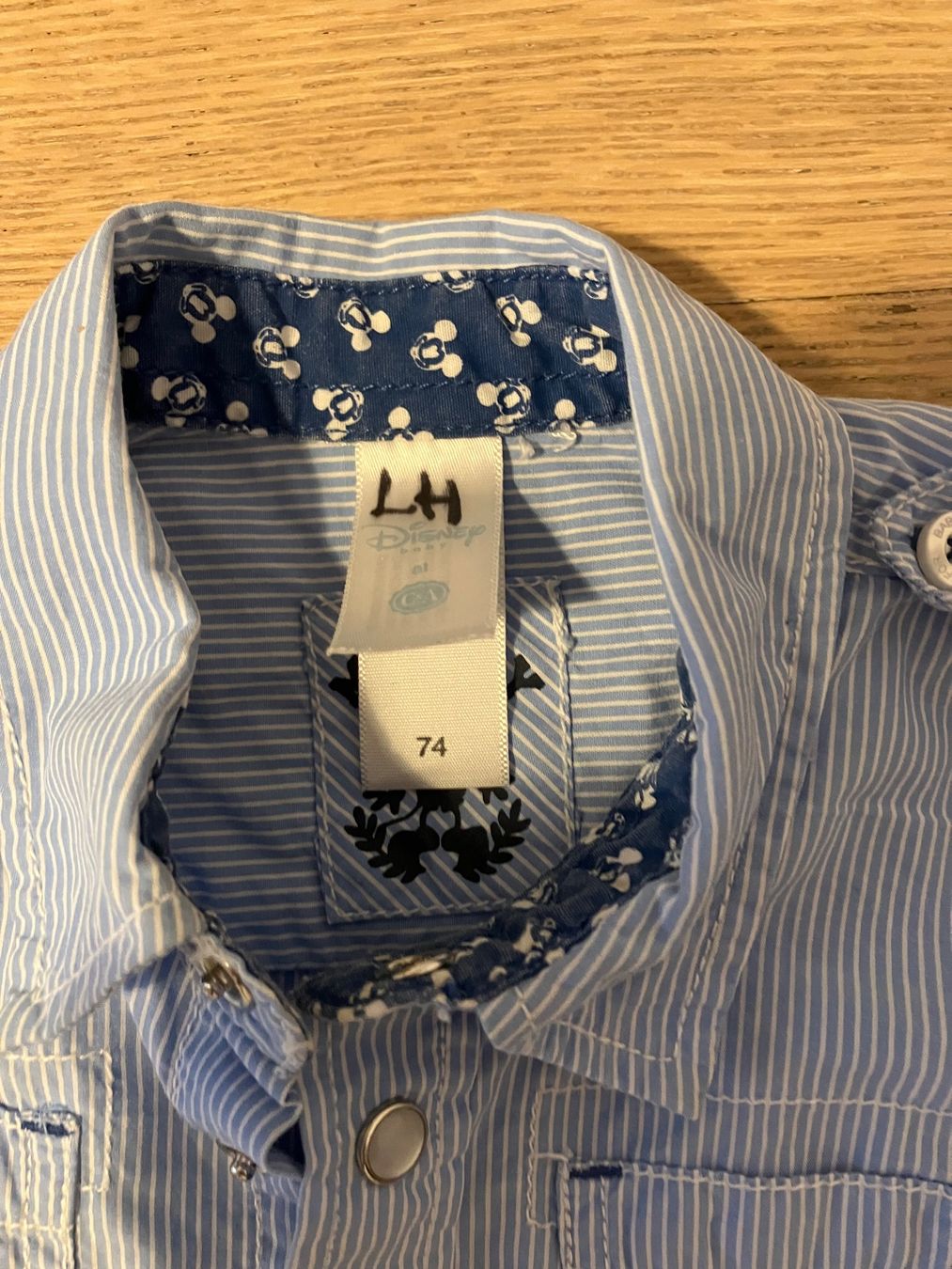 C&A Chemises, Tops & T-shirts: Mickey Mouse Hemd - Grösse 68 – D'occasion à Winterthur par ast_796h 4