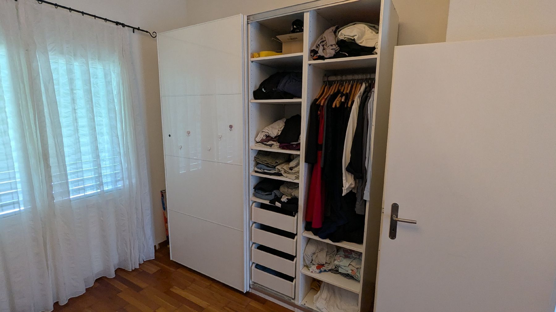 Armadi: Grosser Kleiderschrank IKEA Pax – Usato da Ehrendingen venduto da jazjef
