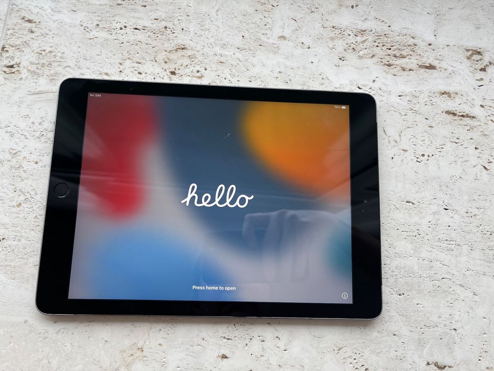 iPad (5. Generation) WiFi+Cellular Model 1823 | Kaufen auf Ricardo