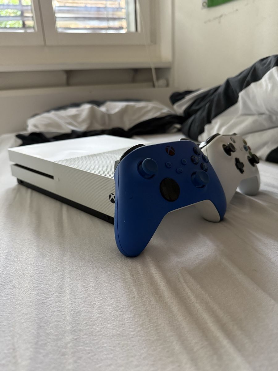 Microsoft Consoles: Xbox One S mit 2 Wireless Controller – D'occasion à Basel par Vintageflo16 3