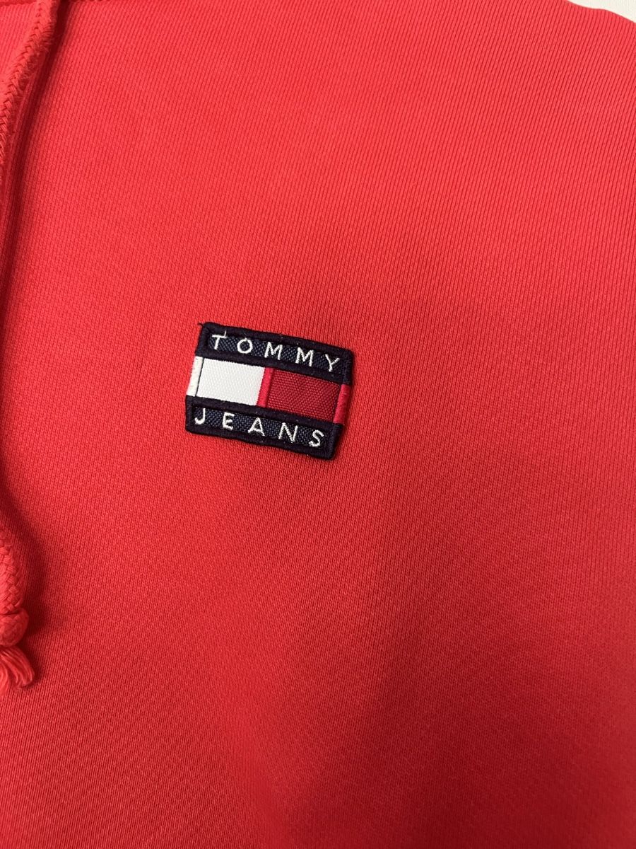 Tommy Hilfiger Maglioni & Felpe: Tommy Jeans Pullover Kapuzenpullover rot XXS guter Zustand – Usato da moosseedorf venduto da andrina.salis 2