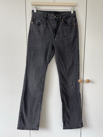 STRADIVARIUS Jeans Straight • Grau-Schwarz Washed • Gr. XS/S