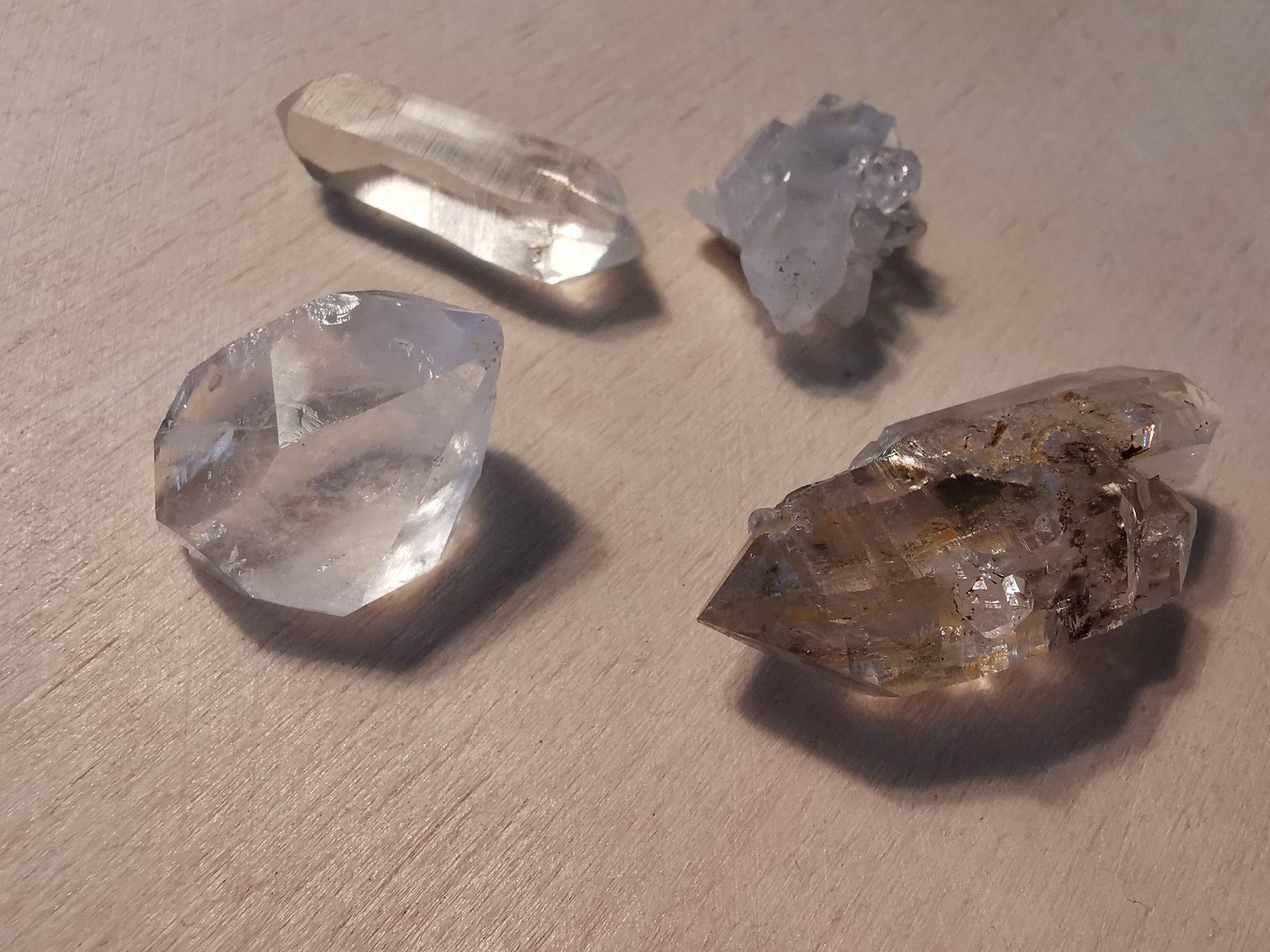Minerali & Pietre curative: 4 interessante Kristallstufen / Doppelender – Nuovo e nell'imballaggio originale da Dierikon venduto da Buntspecht-10 8