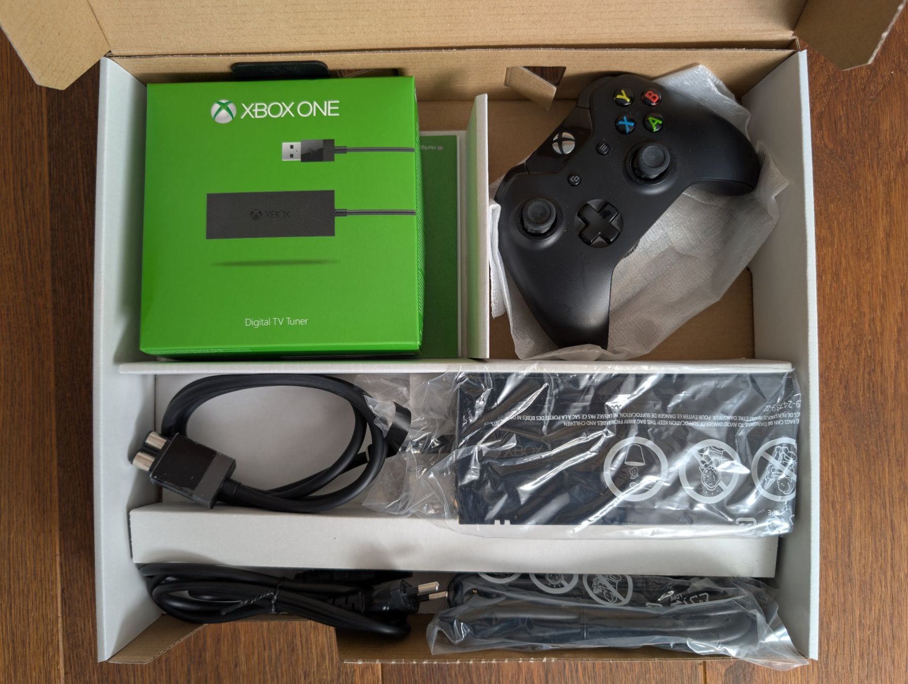 Microsoft Console: XBOX One mit digital TV Tuner – Usato da Mellingen venduto da the-merchant 1