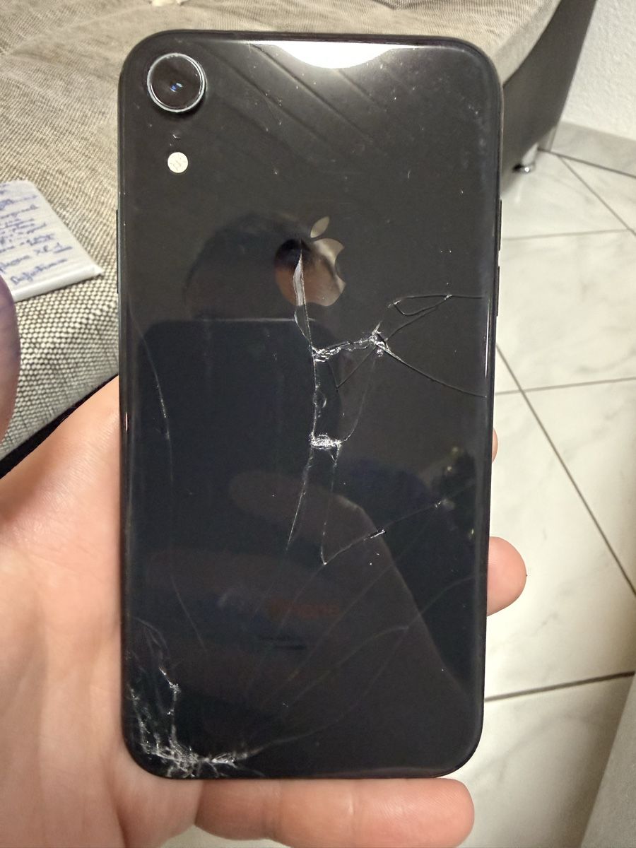 Apple Telefoni cellulari / Smartphones: iPhone XR 64Go Black – Difettoso da Payerne venduto da Kikas 1