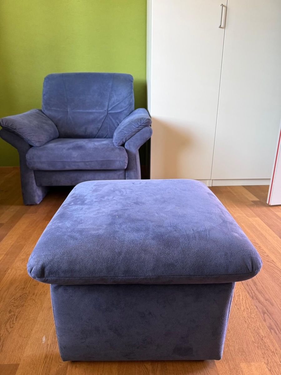 Sofas: Sofa blau inkl. Hocker und Sessel – D'occasion à Bäretswil par sci_lbj9 1