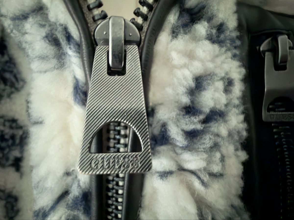 Guess Giacche: Guess Sherpa Jacket (M) – Nuovo (secondo la descrizione) da Marly venduto da Nor_al3 3